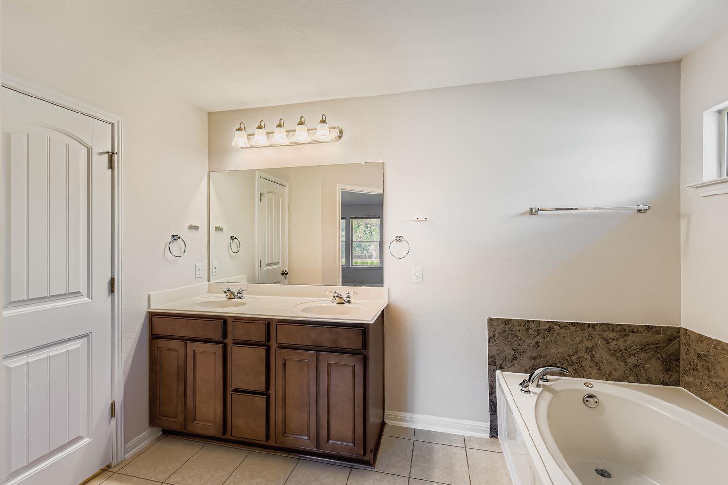 1909 Tranquility Ln Property Photo 16