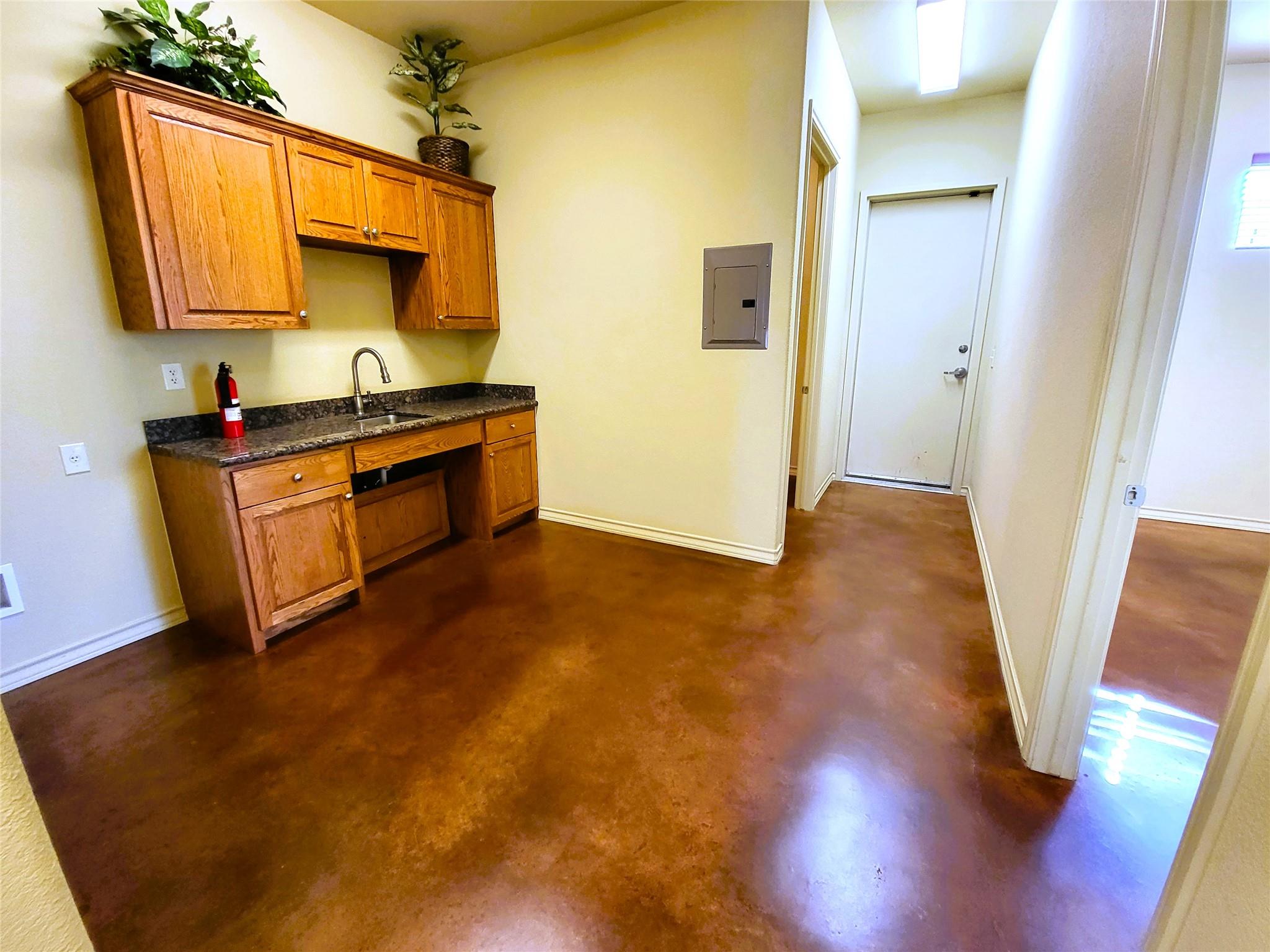 701 Hwy 290 None W #103 Property Photo 10