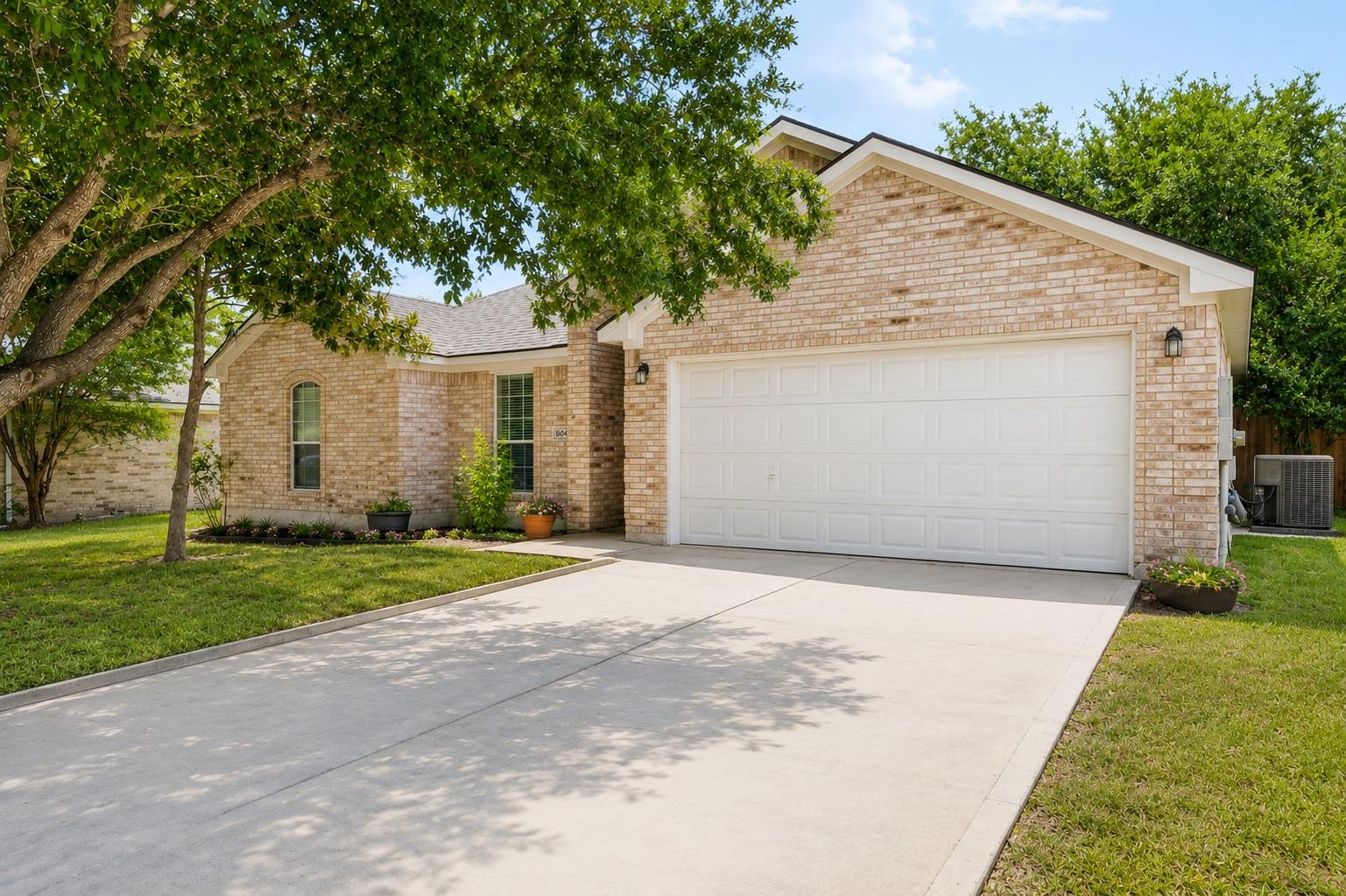 1604 Prickly Pear St Property Photo 3