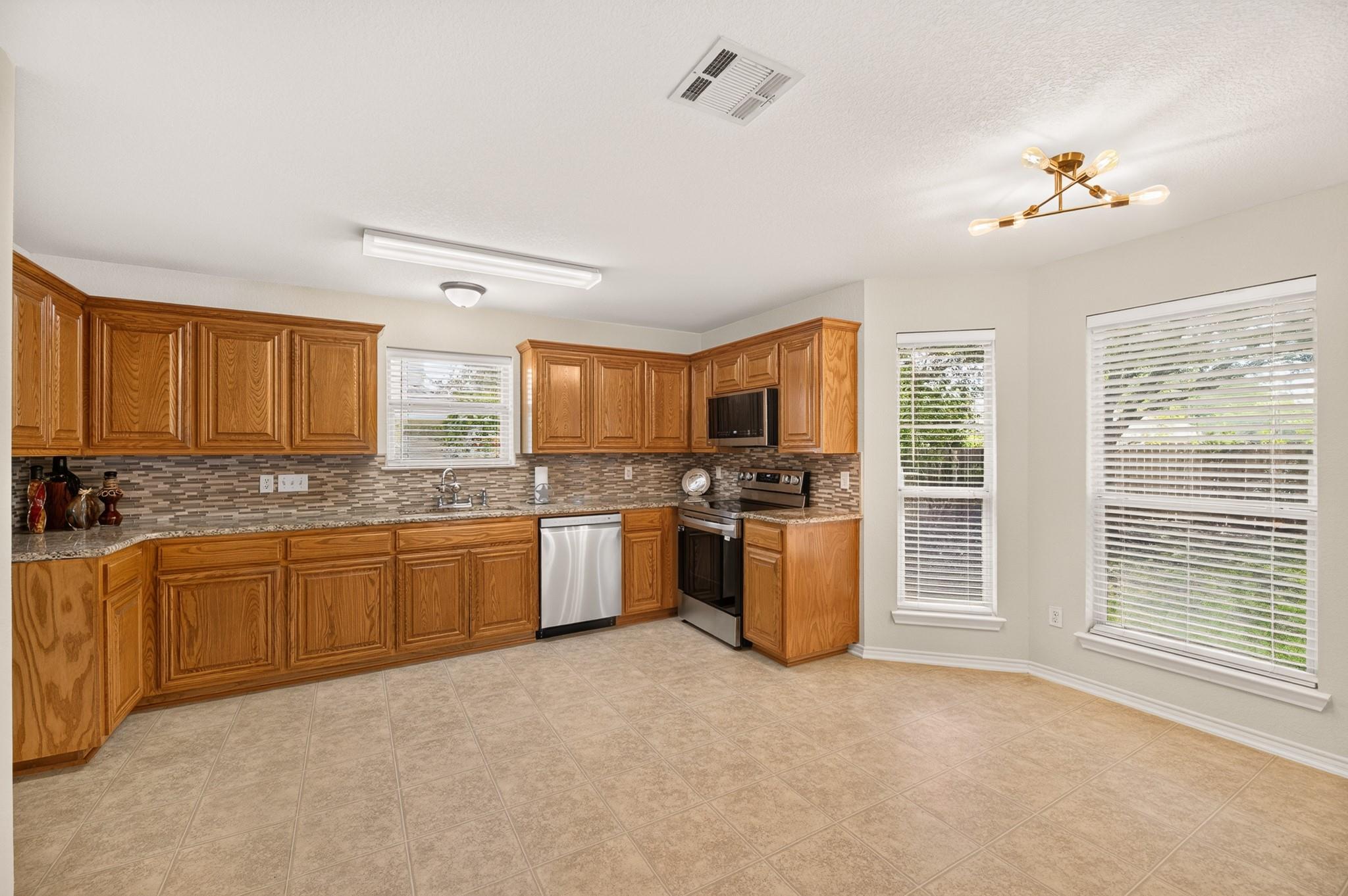 1604 Prickly Pear St Property Photo 9
