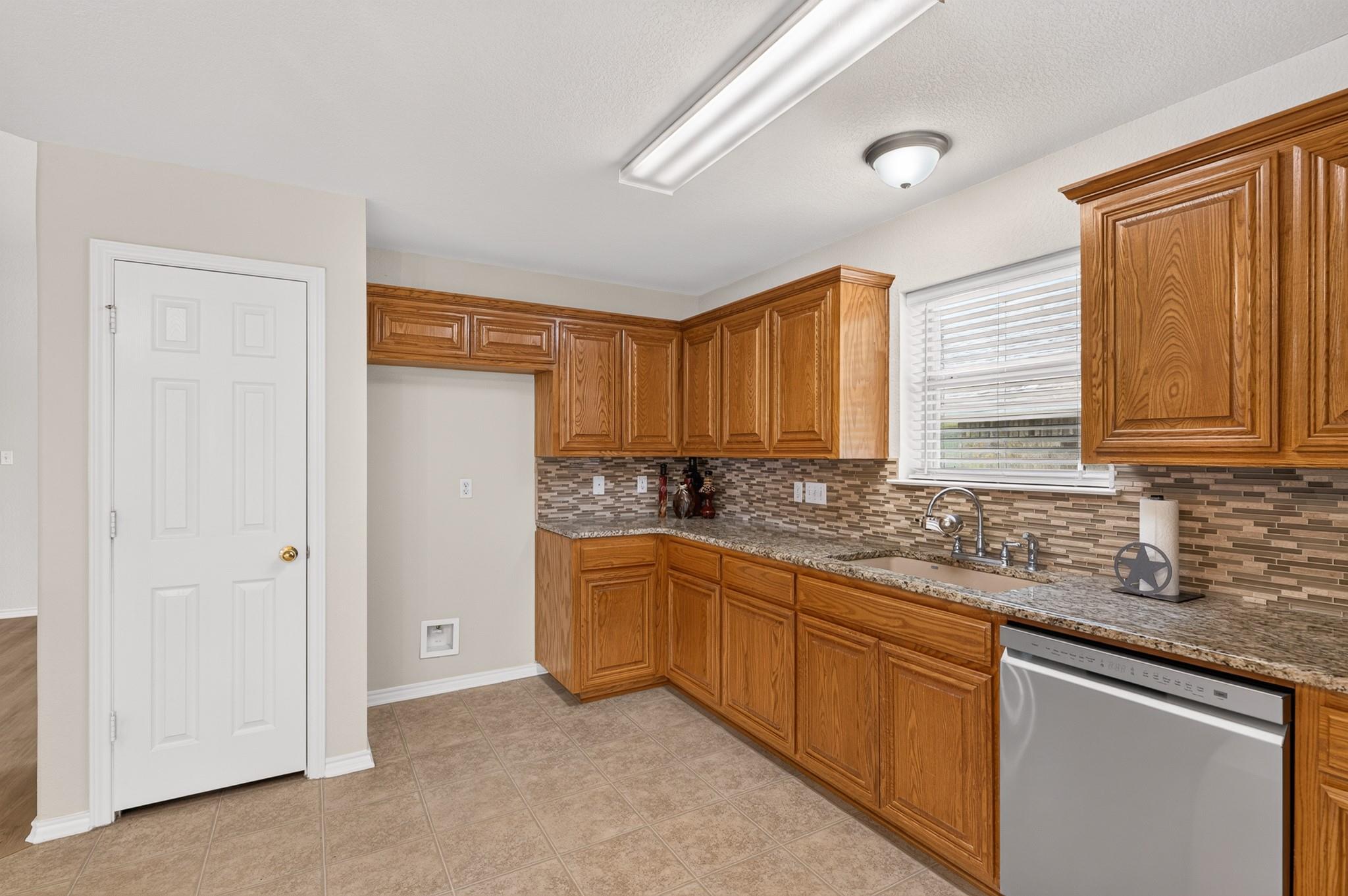 1604 Prickly Pear St Property Photo 12