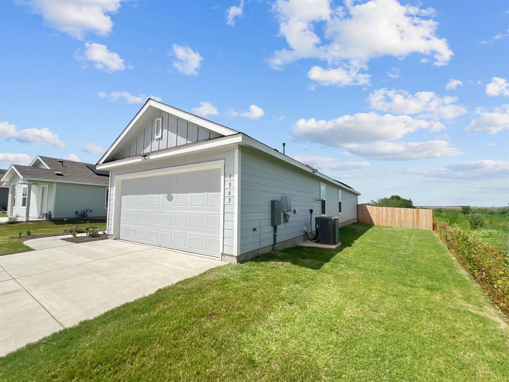 1563 Soapstone Pass Property Photo 4