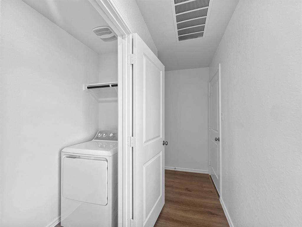 1563 Soapstone Pass Property Photo 11