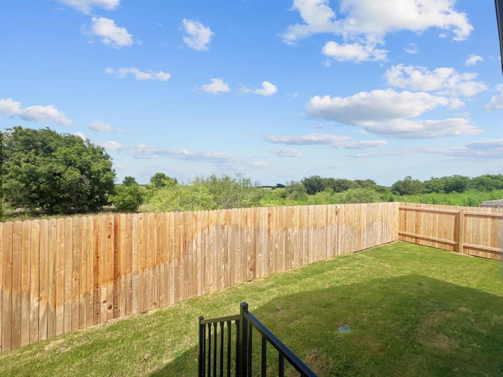 1563 Soapstone Pass Property Photo 18