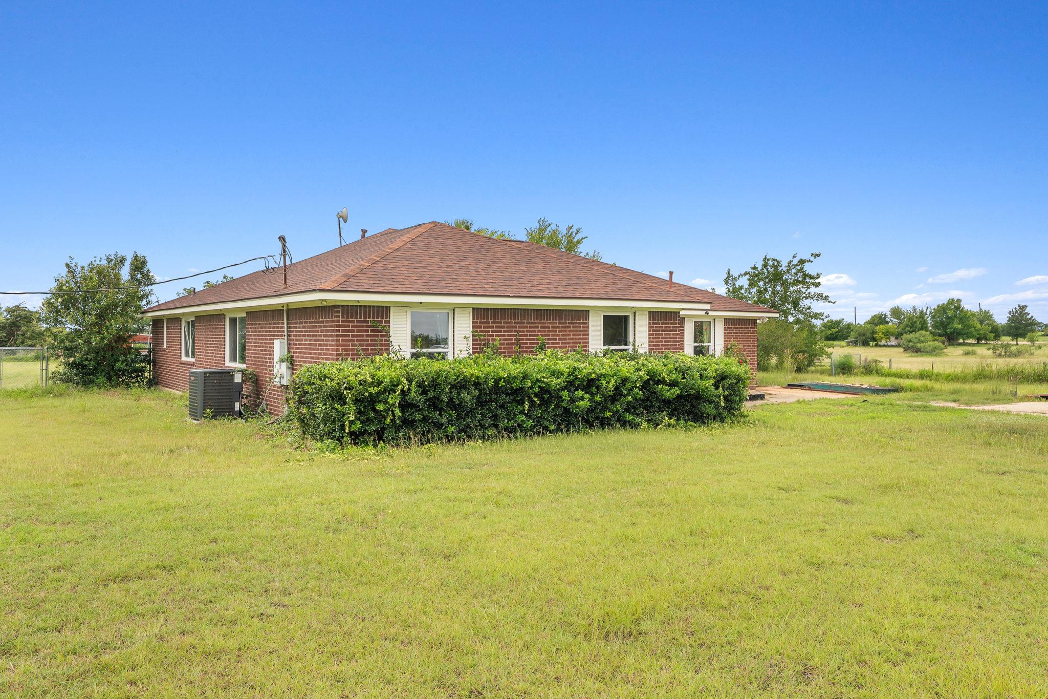 2050 County Road 129 None Property Photo 2