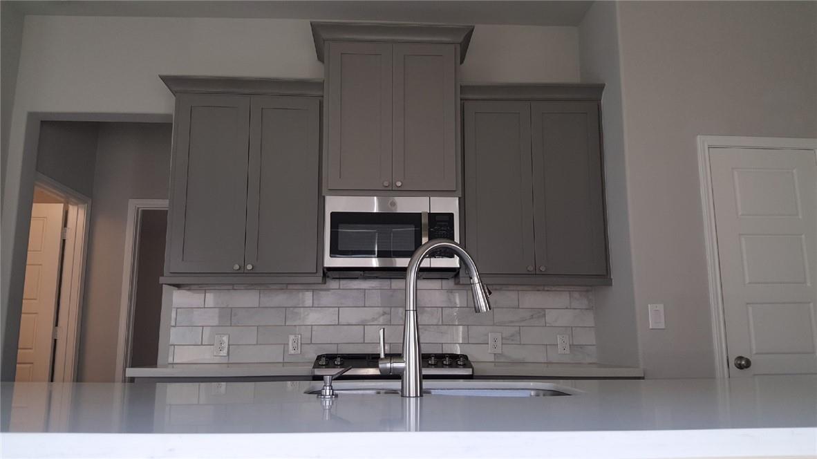 212 Freeman Loop Property Photo 5