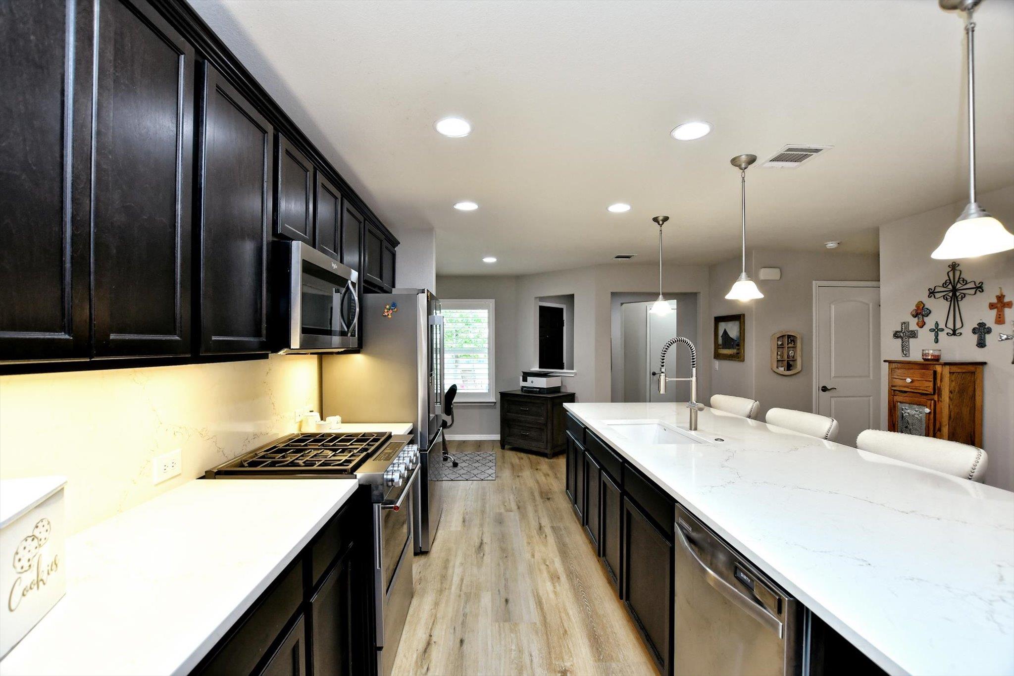 231 Hobby St Property Photo 11