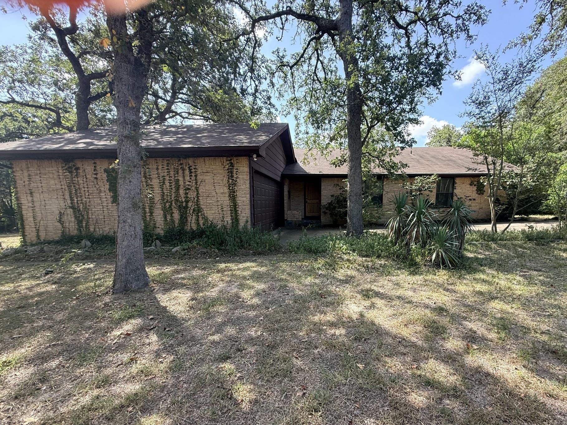 109 Pine Cone Ln Property Photo 3
