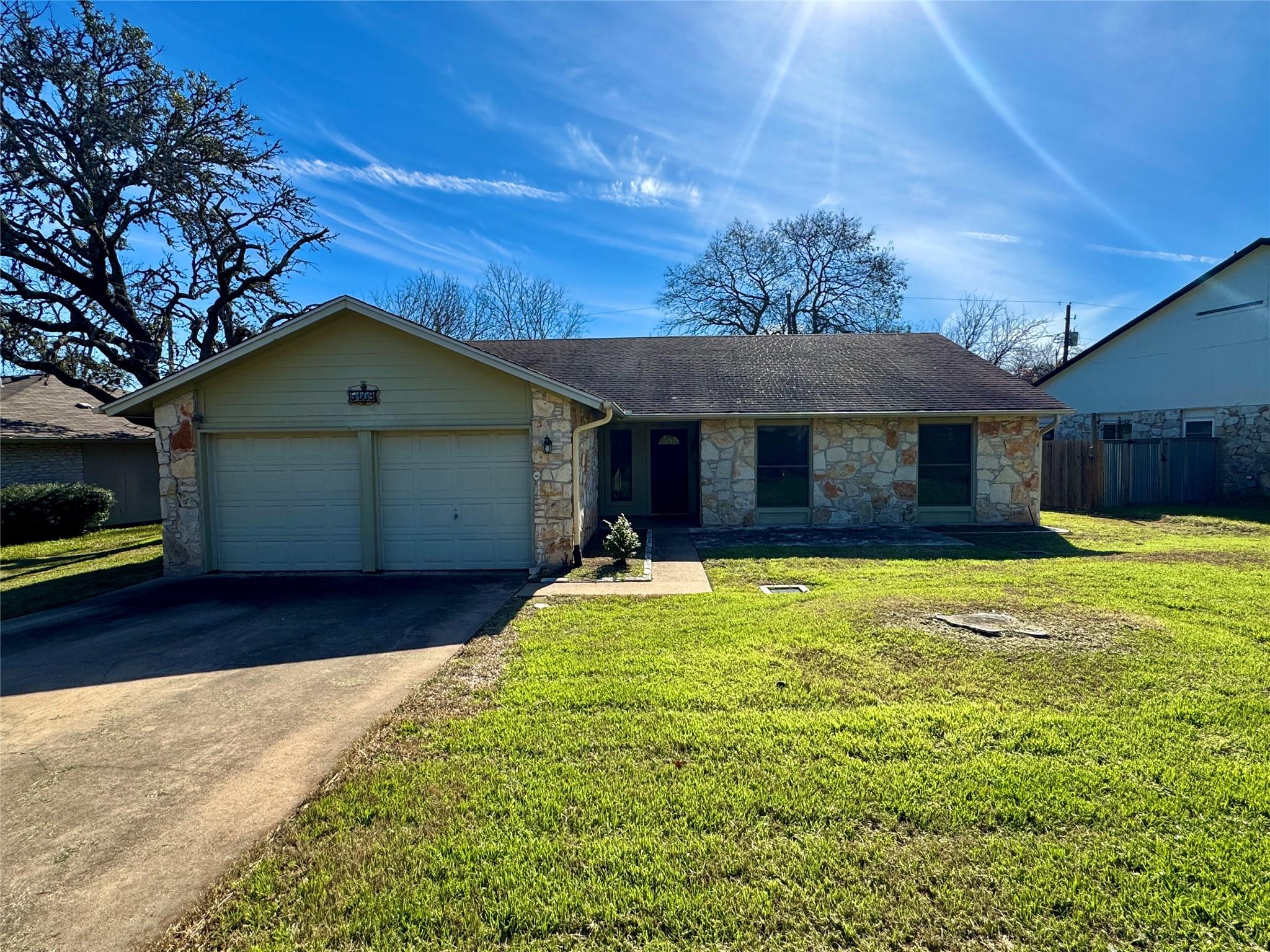 5109 Summerset Trl Property Photo 1