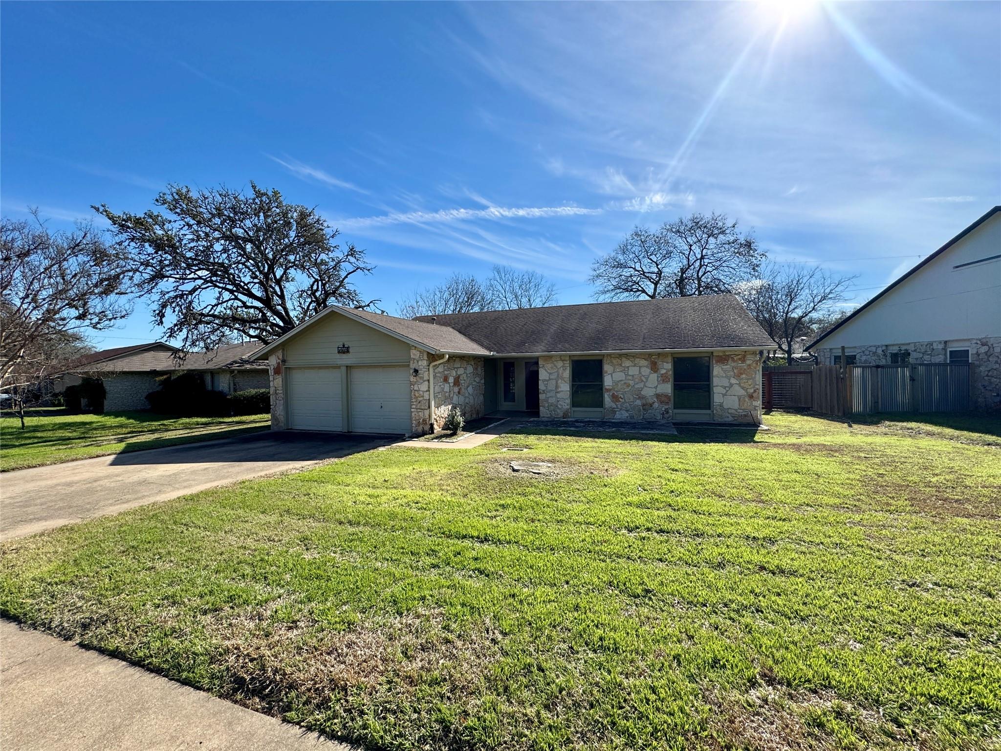 5109 Summerset Trl Property Photo 2