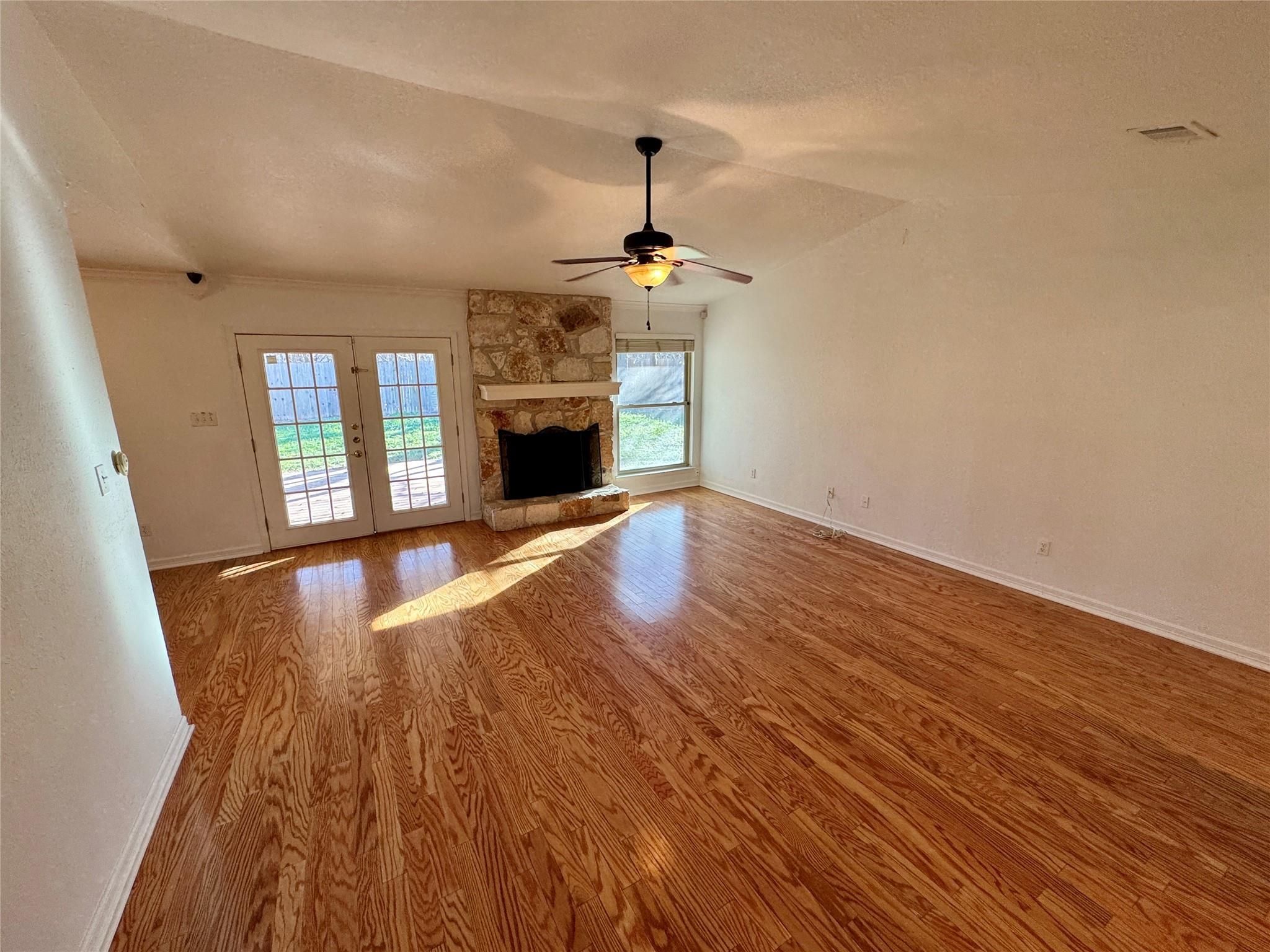 5109 Summerset Trl Property Photo 4