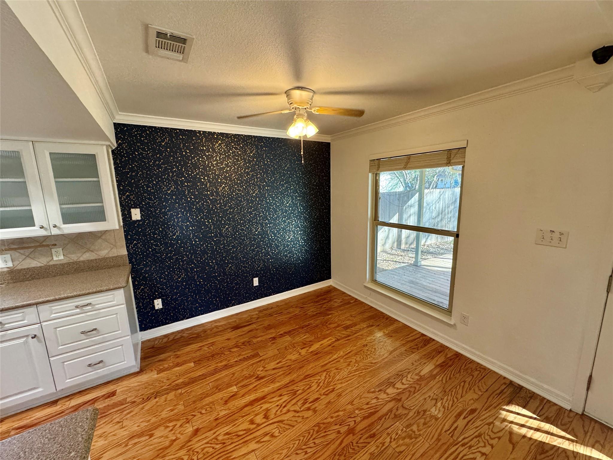 5109 Summerset Trl Property Photo 6
