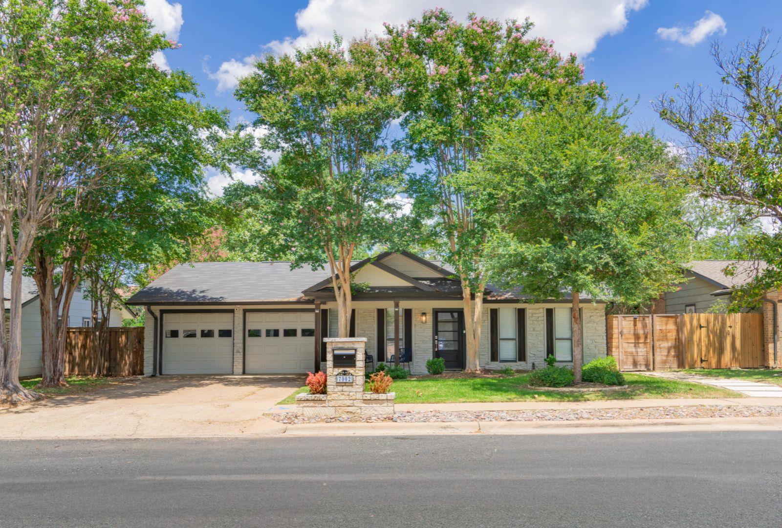 7002 Whispering Oaks Dr Property Photo 1