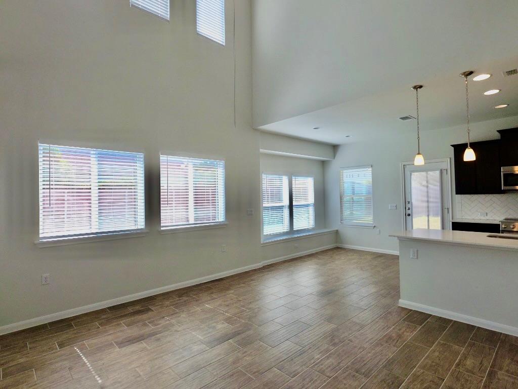 9900 Dalliance Ln Property Photo 5