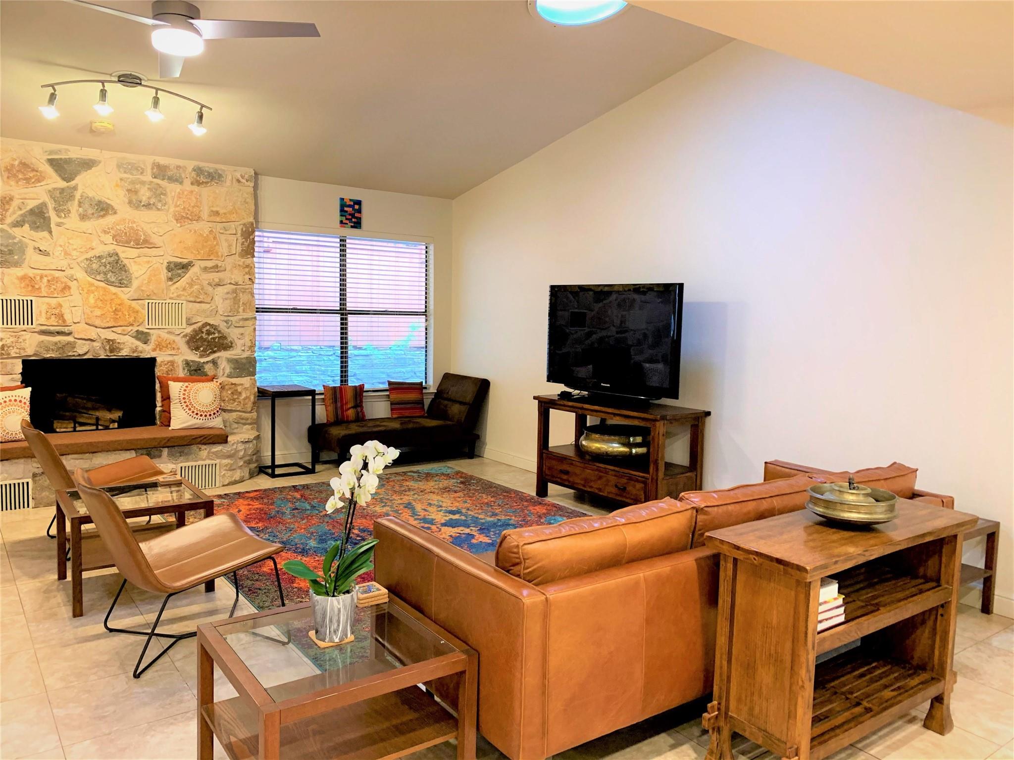6204 Turtle Point Dr Property Photo 3