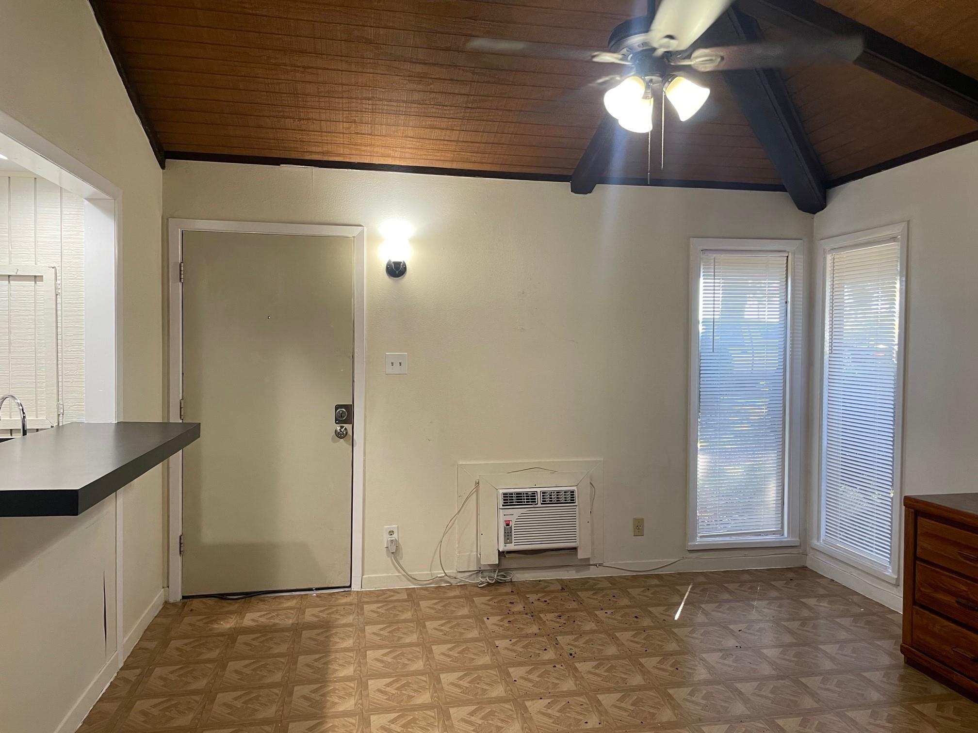 126 Conference Dr #216 Property Photo 3