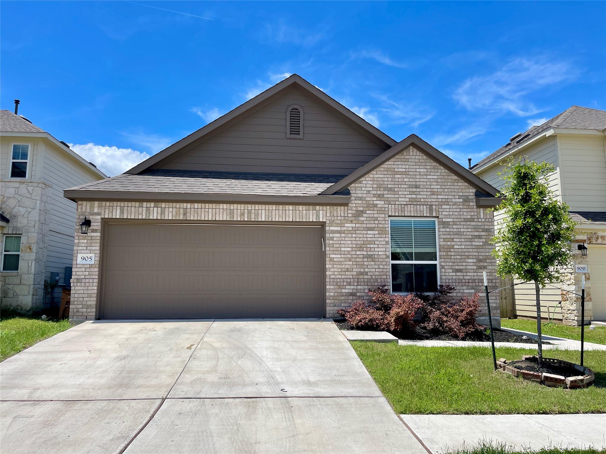 905 Fortrose Ter Property Photo