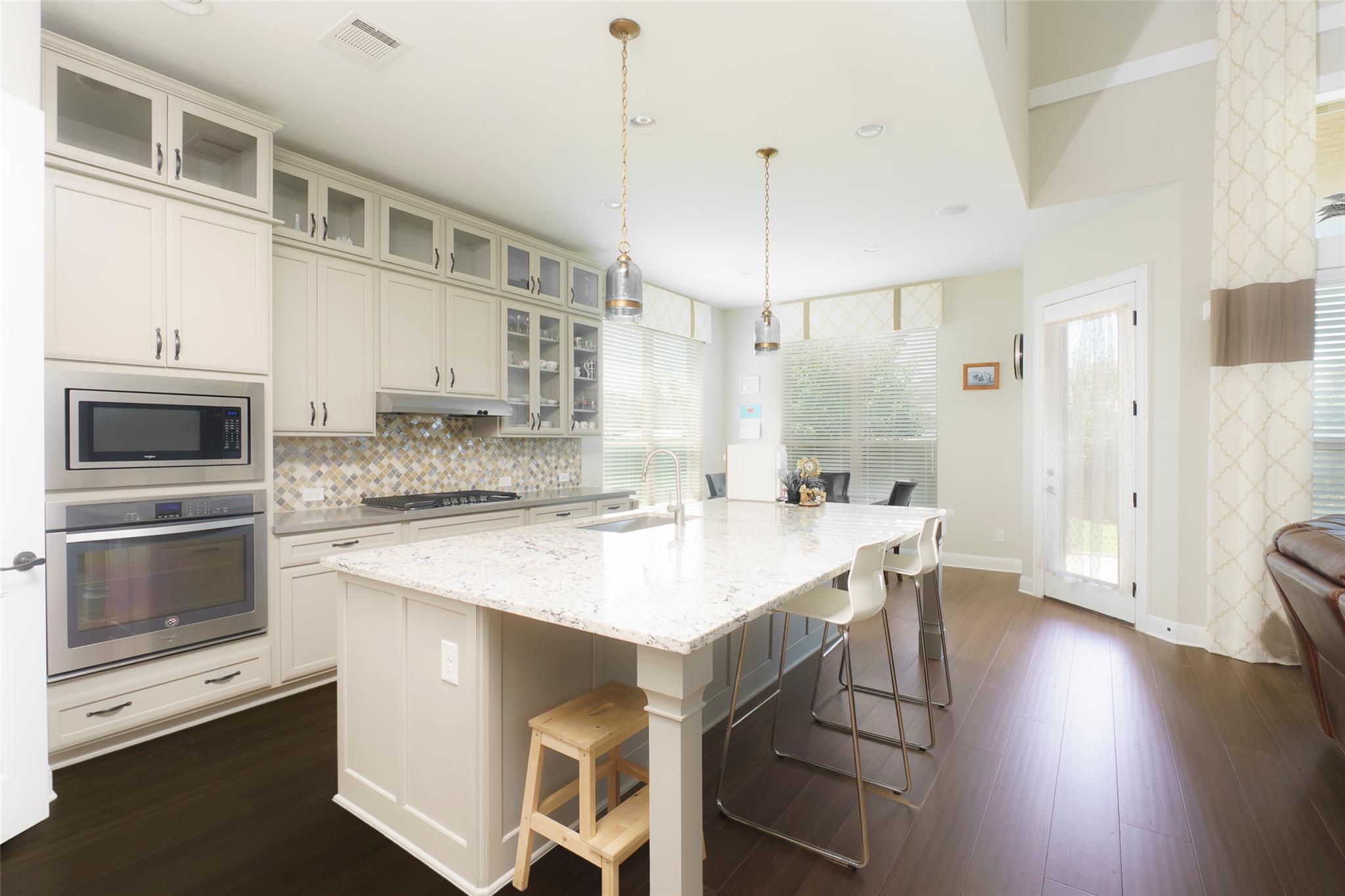 2305 Millbrook Loop Property Photo 4