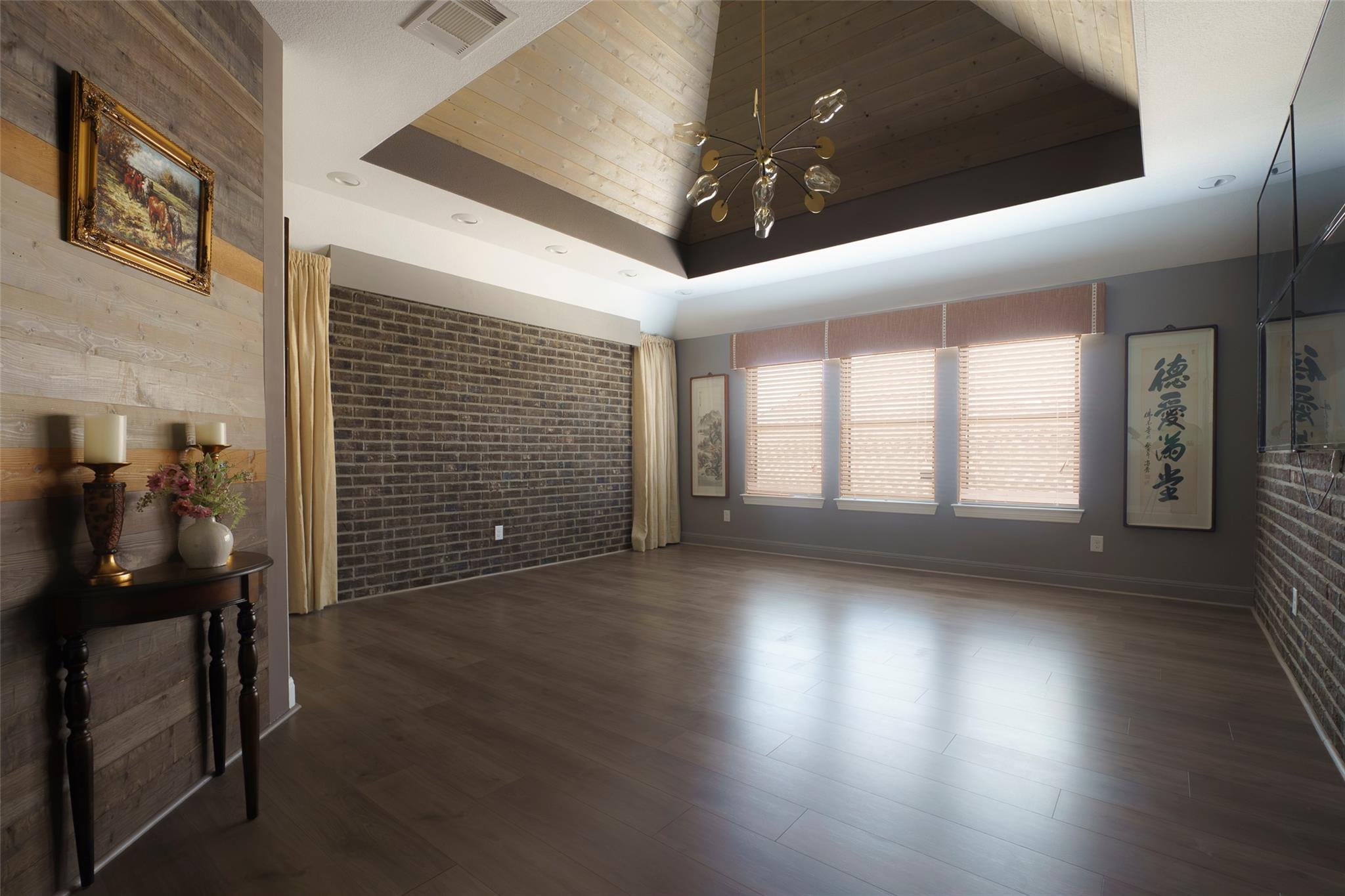 2305 Millbrook Loop Property Photo 8