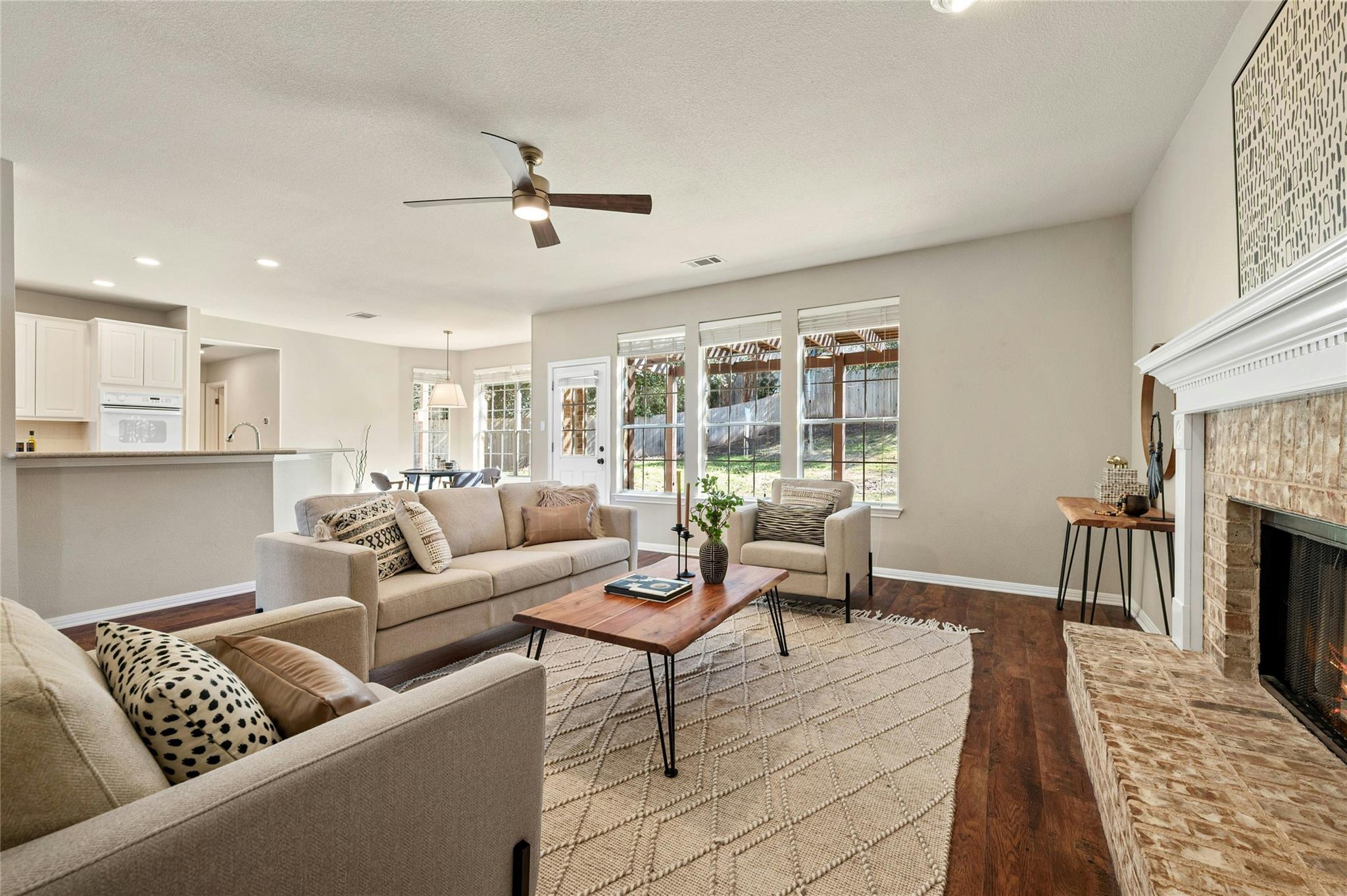 12109 Carlsbad Dr Property Photo 4