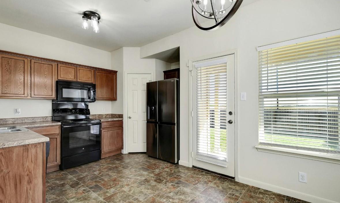 409 Teron Dr Property Photo 6