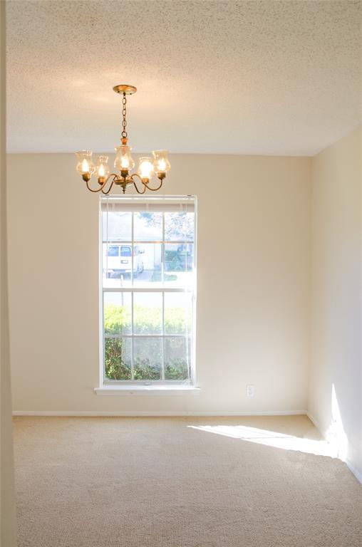 2206 Village Way Dr Property Photo 4