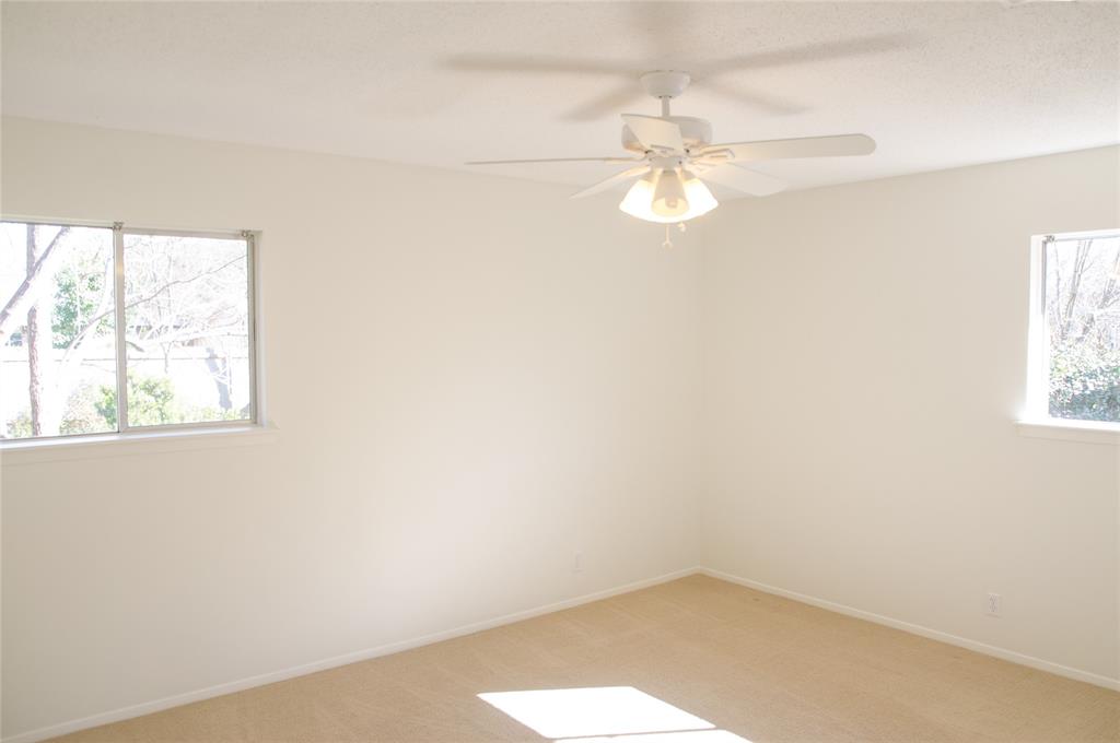 2206 Village Way Dr Property Photo 7