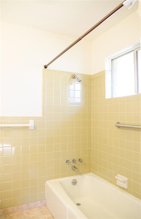 2206 Village Way Dr Property Photo 8