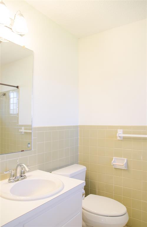 2206 Village Way Dr Property Photo 9