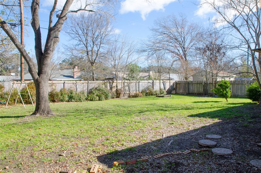 2206 Village Way Dr Property Photo 10