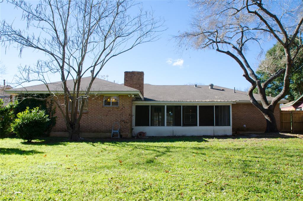 2206 Village Way Dr Property Photo 11