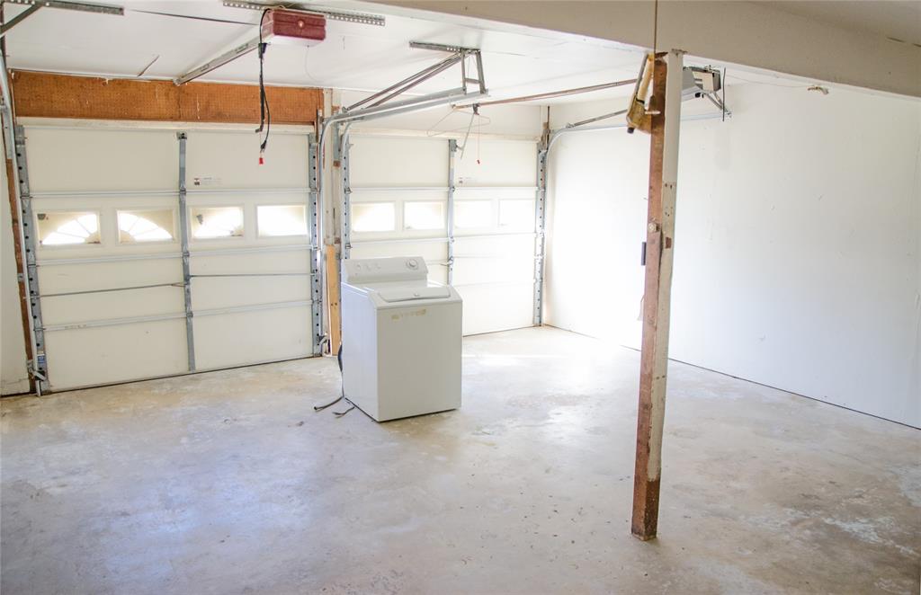 2206 Village Way Dr Property Photo 13