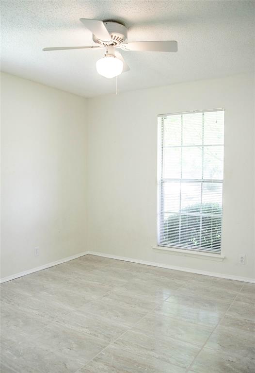 2206 Village Way Dr Property Photo 14