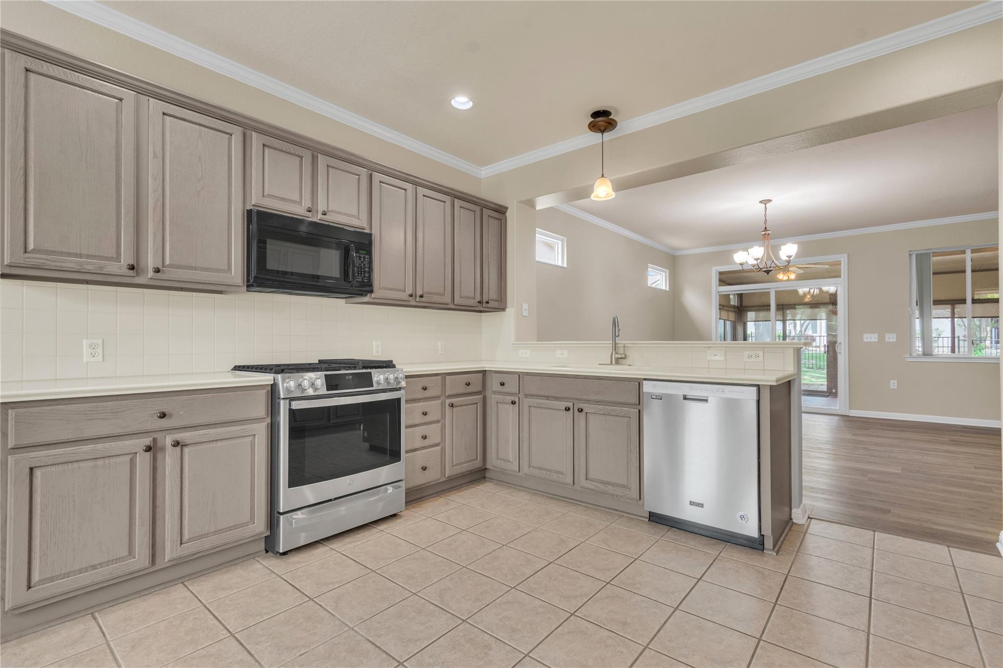 409 Rio Grande Loop Property Photo 12