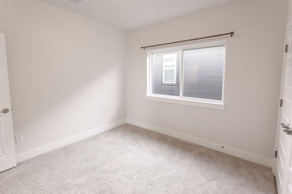 6414 Cowman Way Property Photo 10
