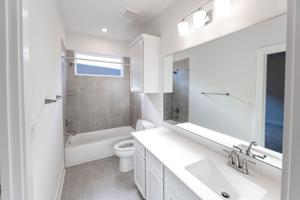 6414 Cowman Way Property Photo 11