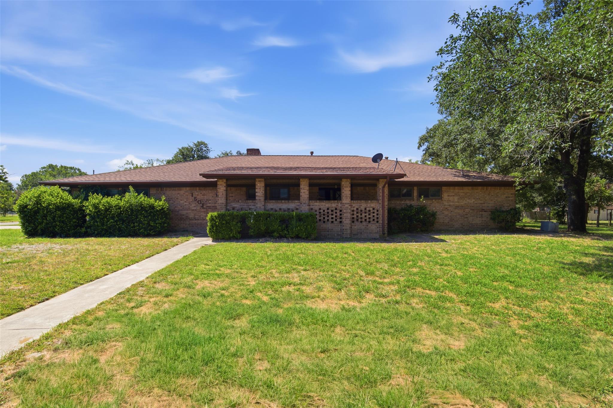 1501 Okelley Rd Property Photo 1