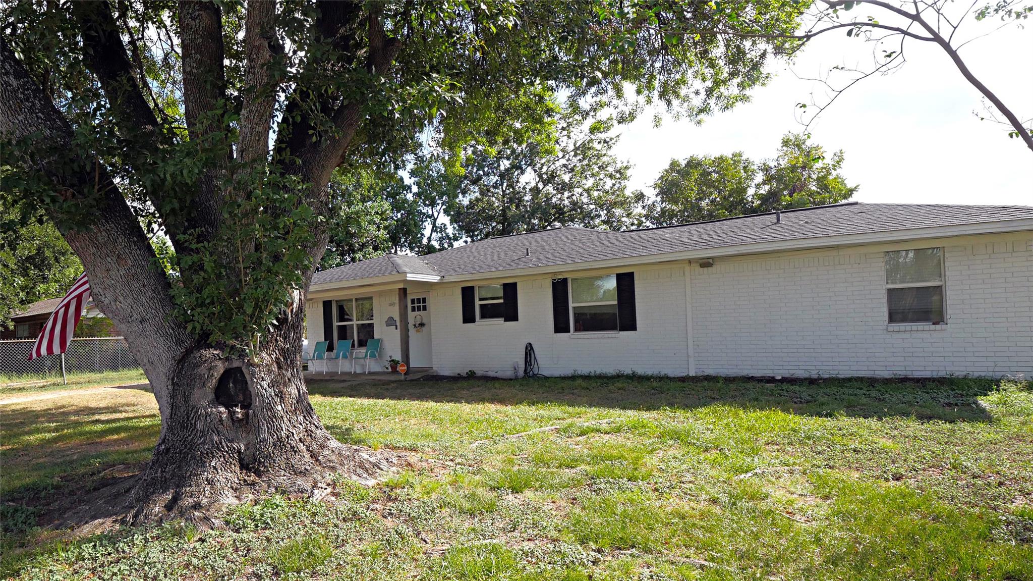 939 Pine Dr Property Photo 2