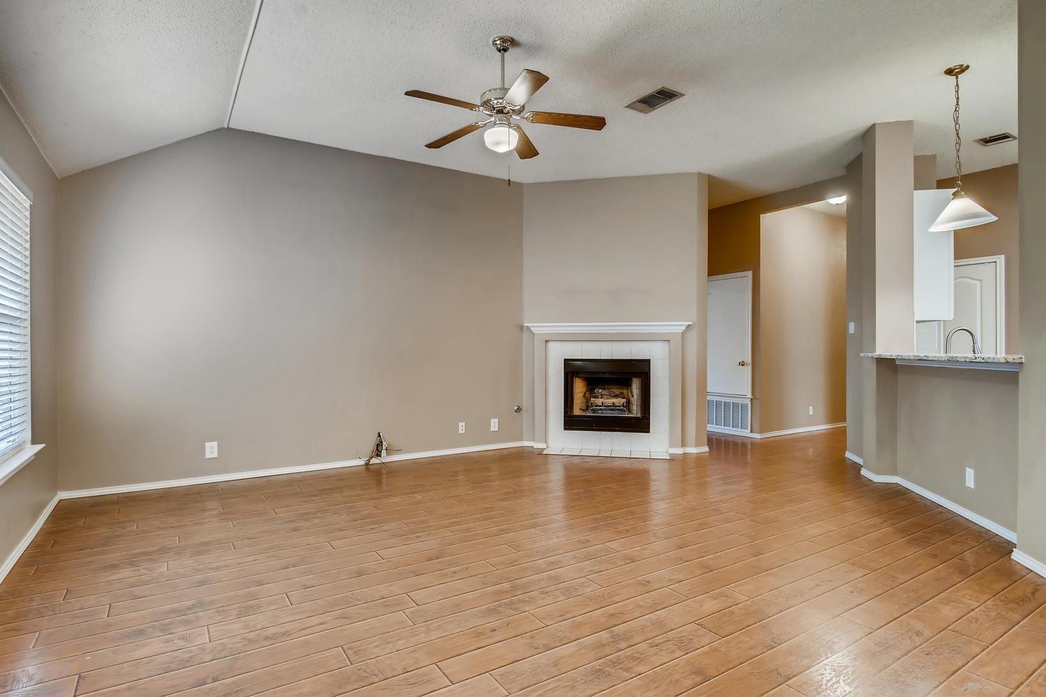 3742 Newland Dr Property Photo 2