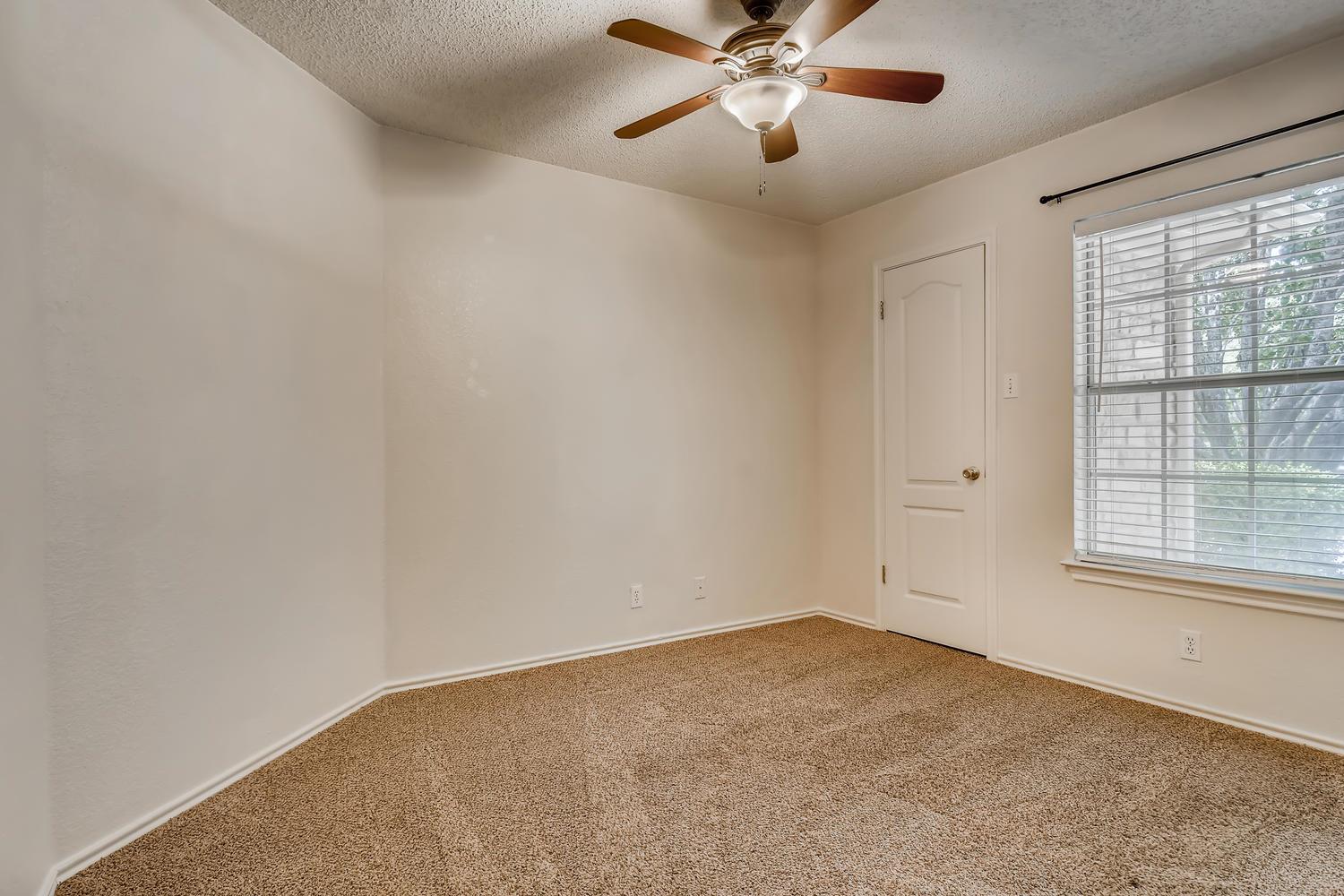 3742 Newland Dr Property Photo 9