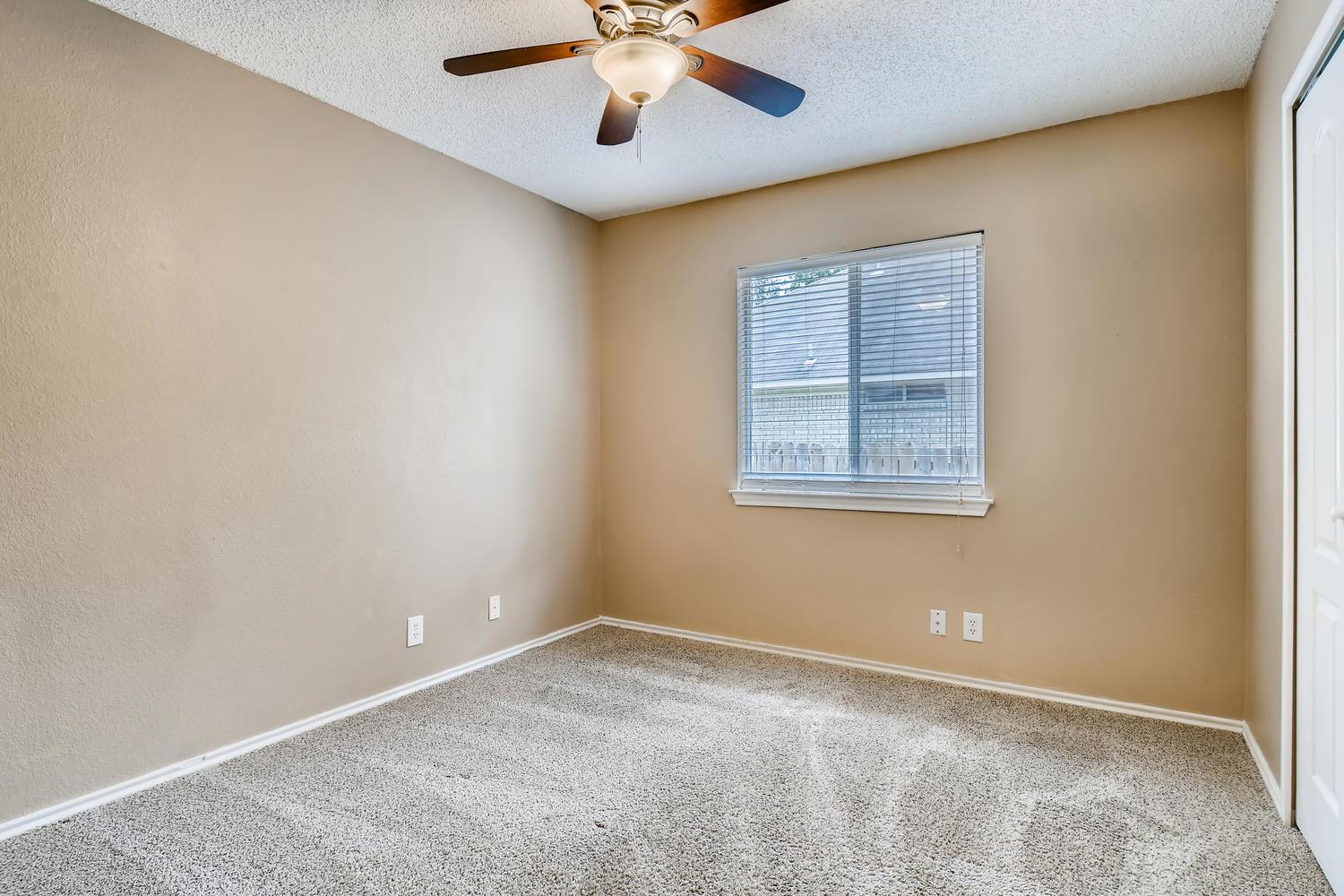 3742 Newland Dr Property Photo 11