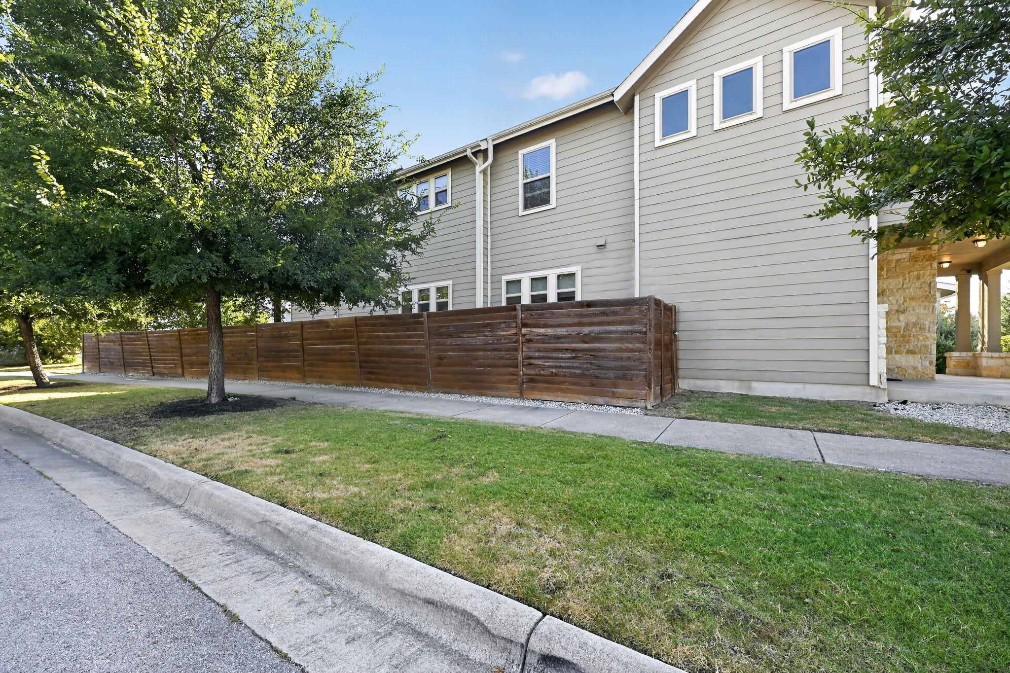 5800 Baythorne Dr Property Photo 29