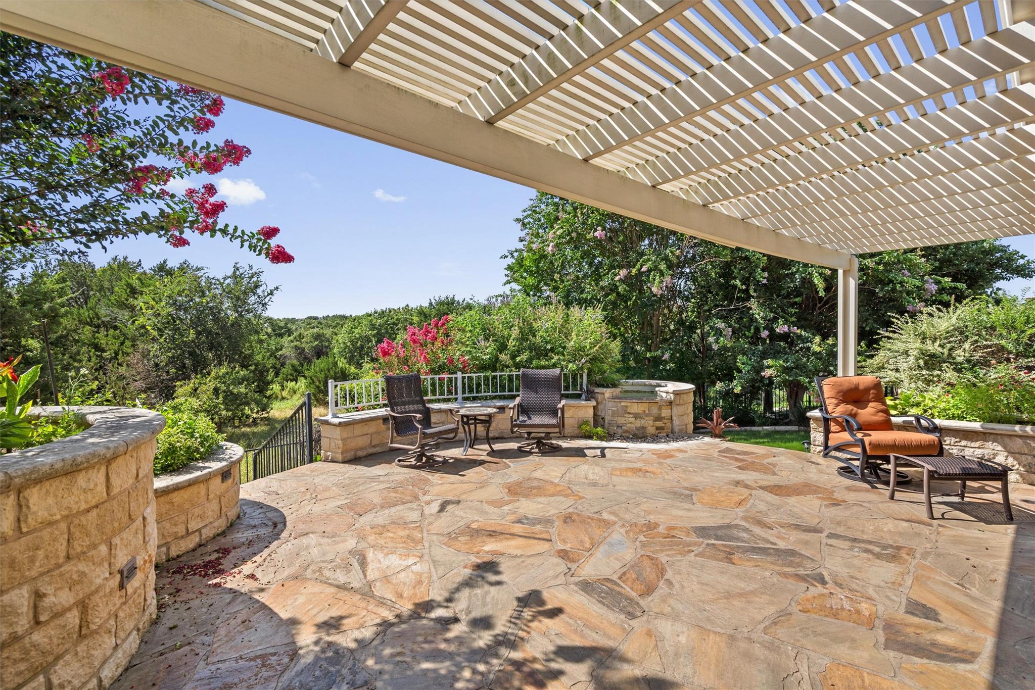 300 Pipe Creek Ln Property Photo 1