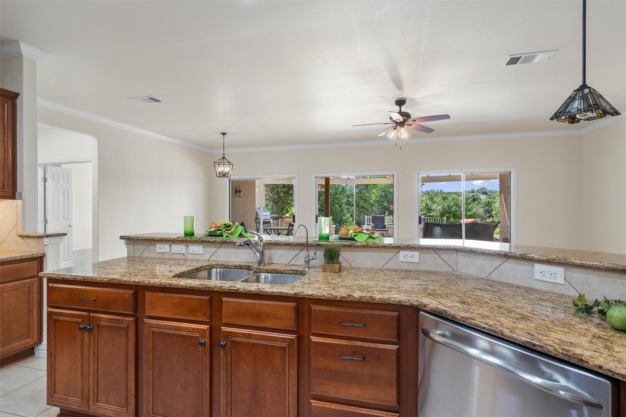 300 Pipe Creek Ln Property Photo 17