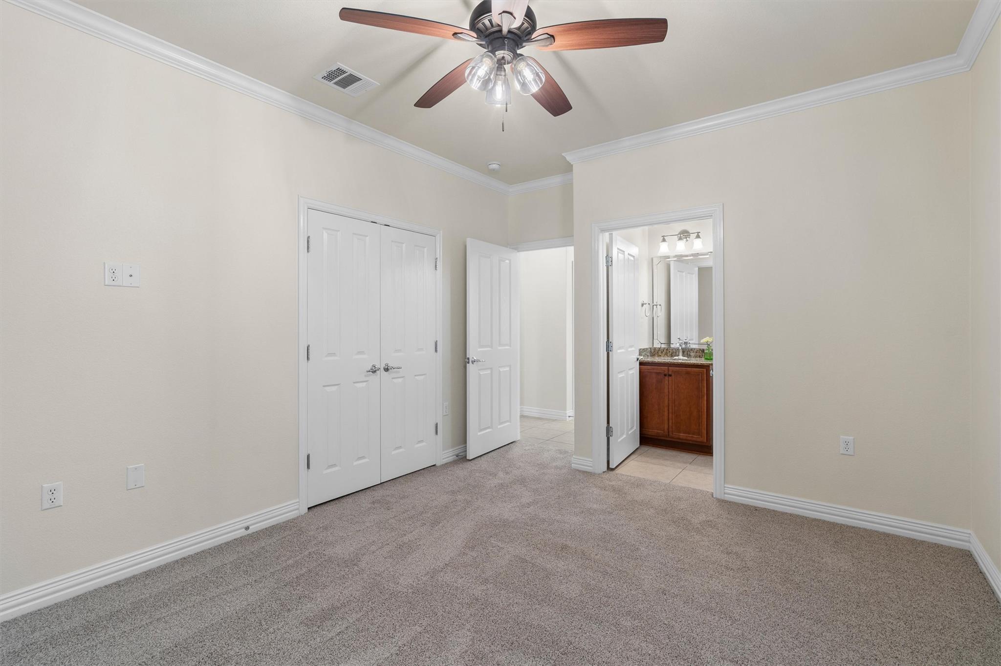 300 Pipe Creek Ln Property Photo 26