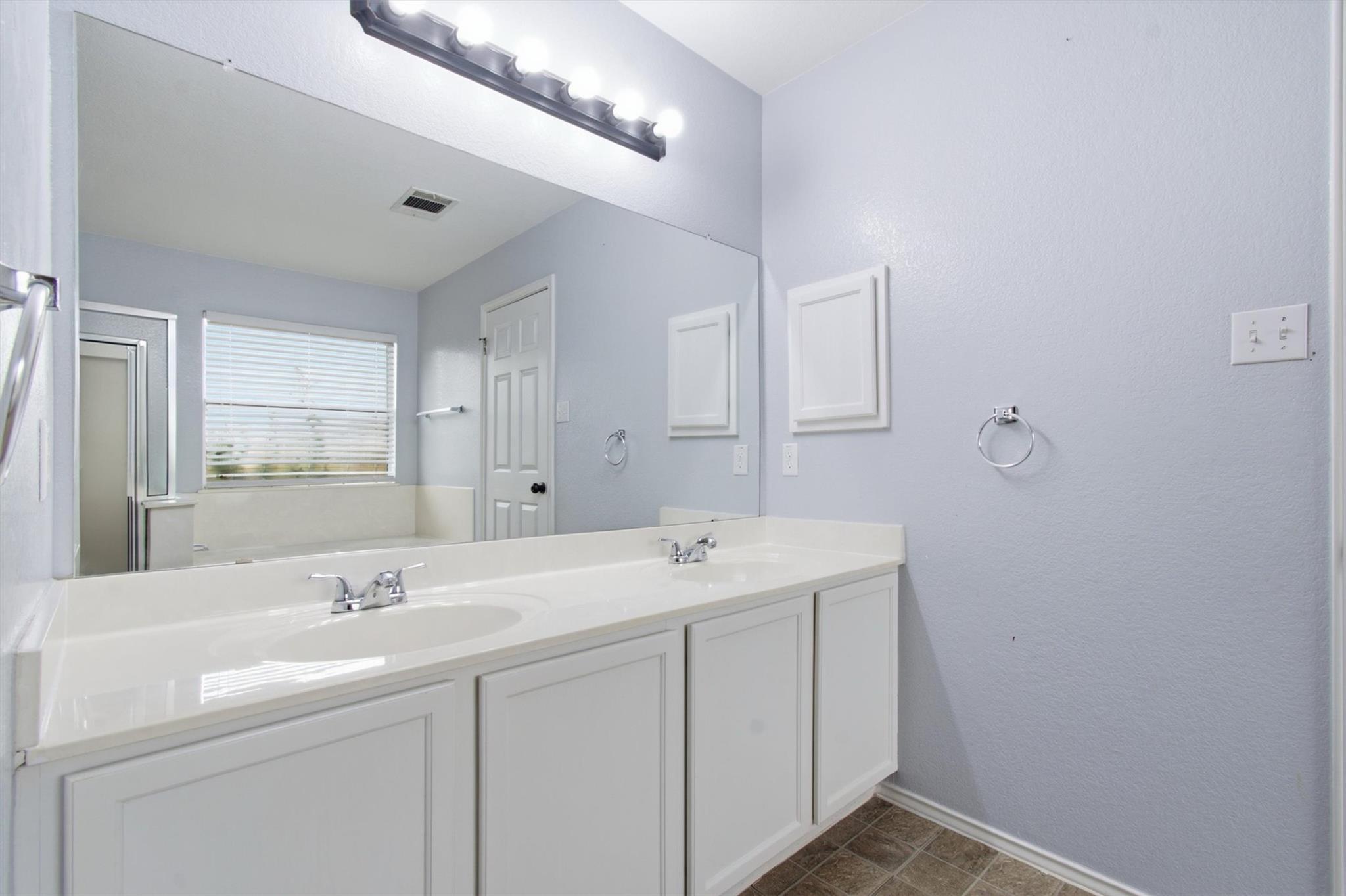 1806 Carriage Hills Trl Property Photo 19