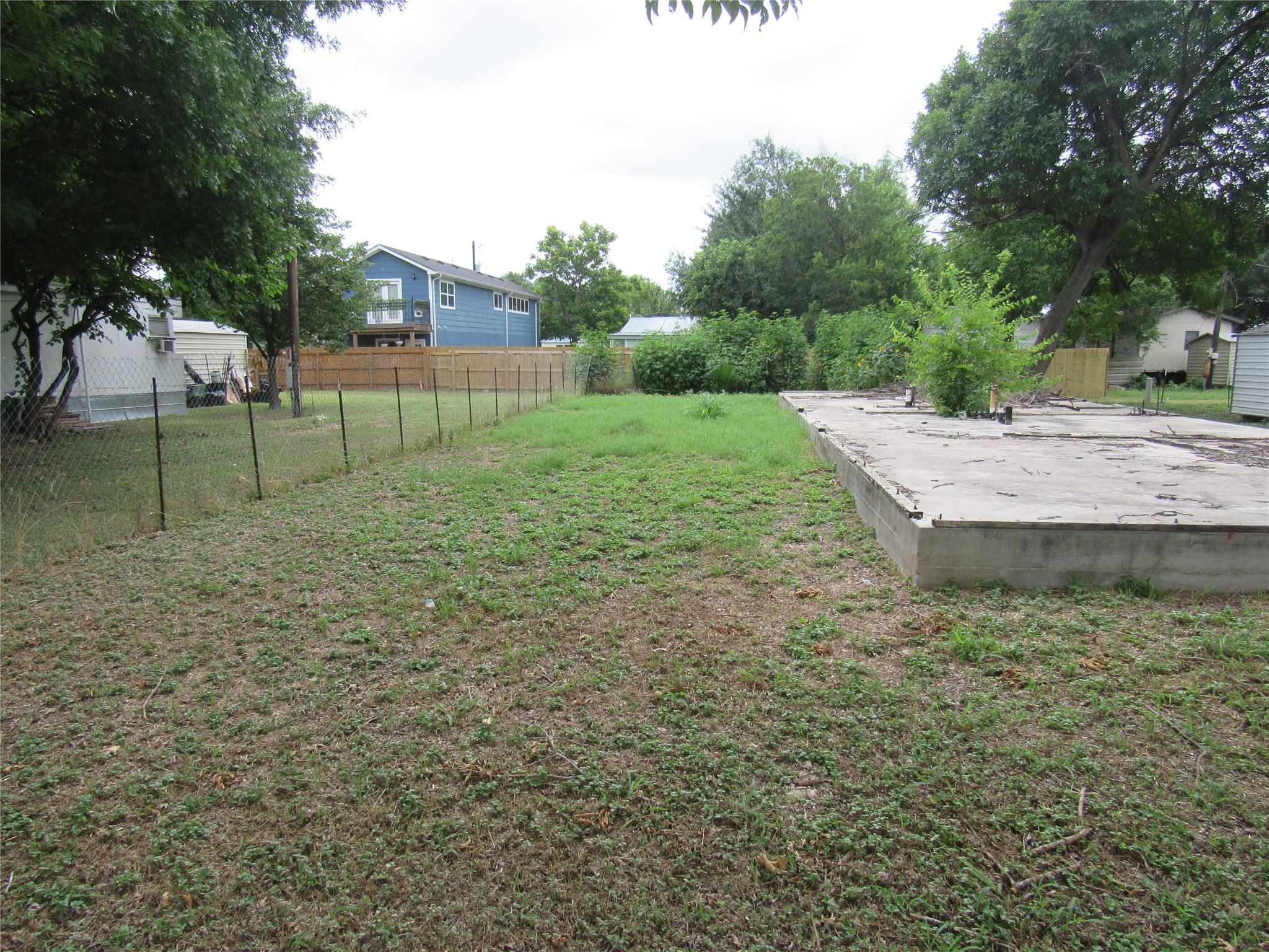 210 E E Carrie Manor Rd Property Photo 8