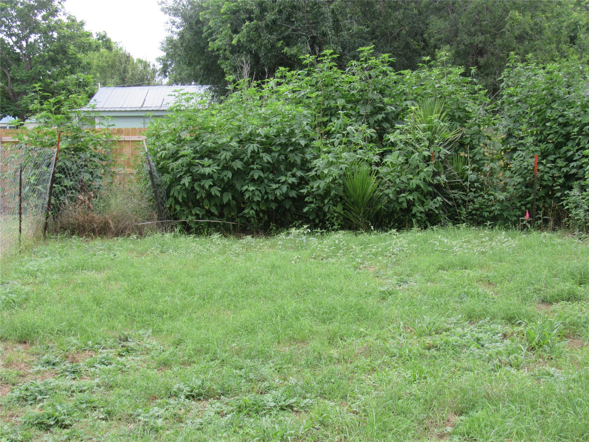 210 E E Carrie Manor Rd Property Photo 9