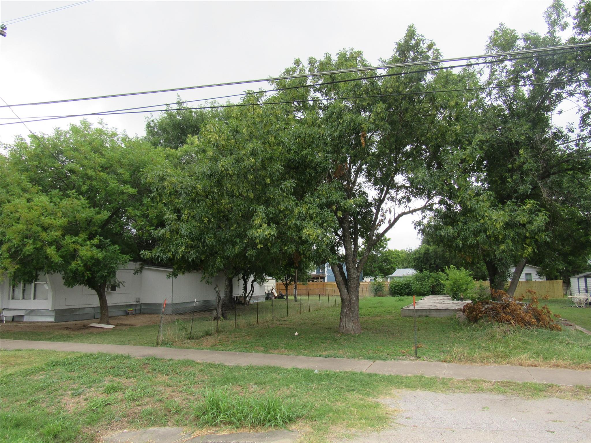 210 E E Carrie Manor Rd Property Photo 12