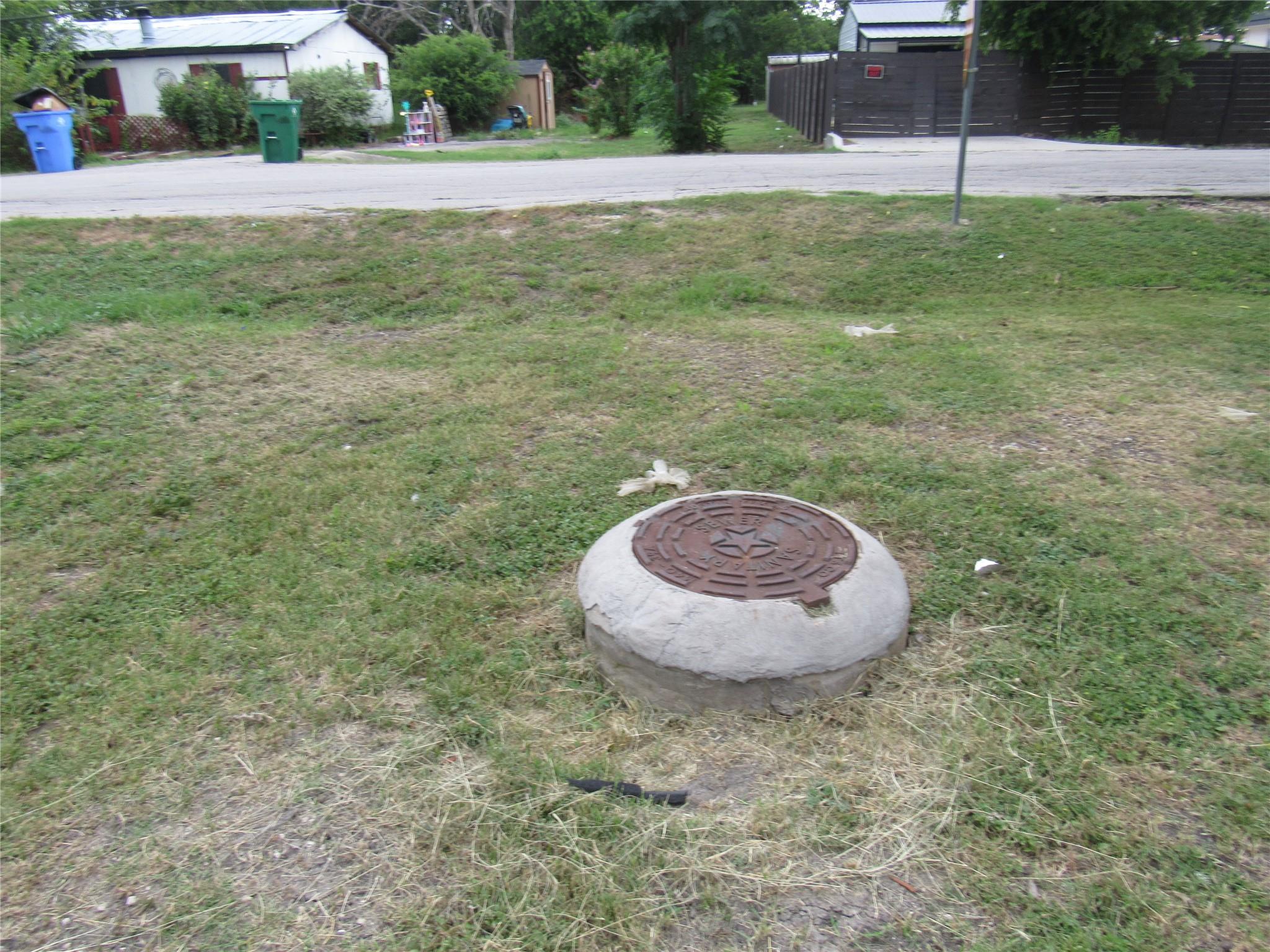 210 E E Carrie Manor Rd Property Photo 17